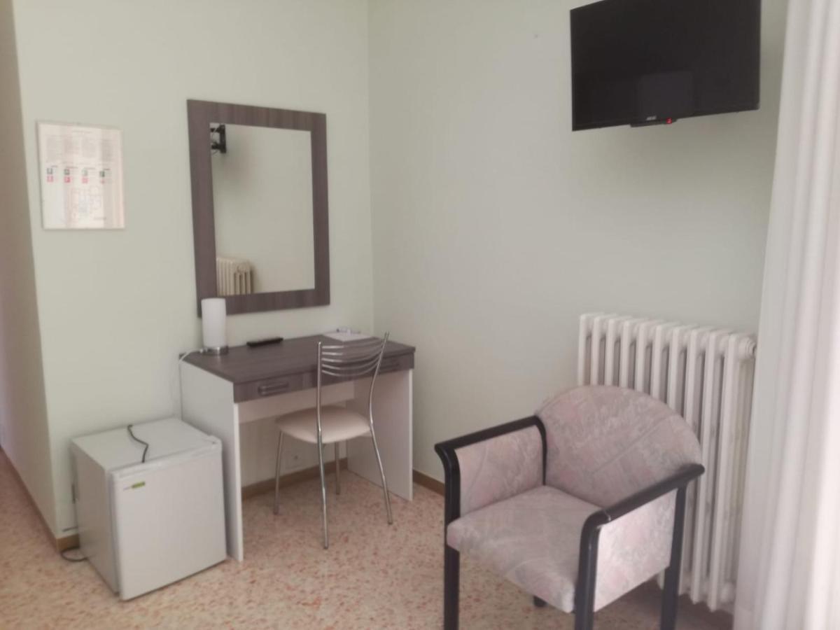 Hotel Saturno Кианчано Терме Екстериор снимка