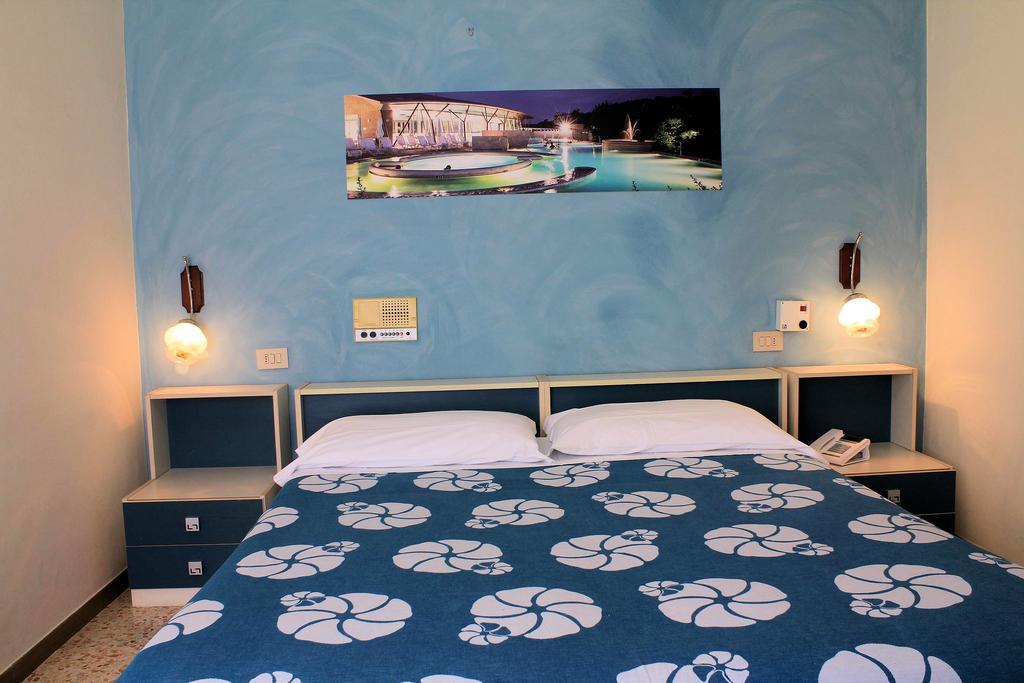 Hotel Saturno Кианчано Терме Екстериор снимка