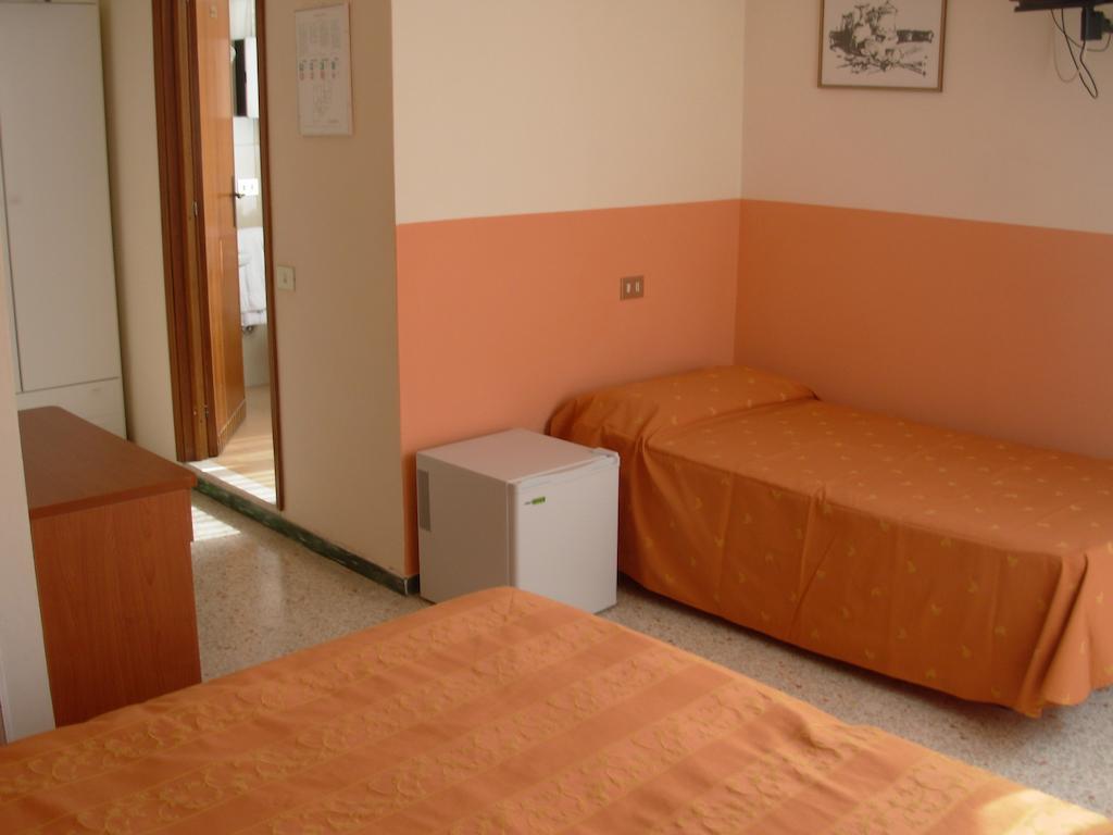Hotel Saturno Кианчано Терме Стая снимка
