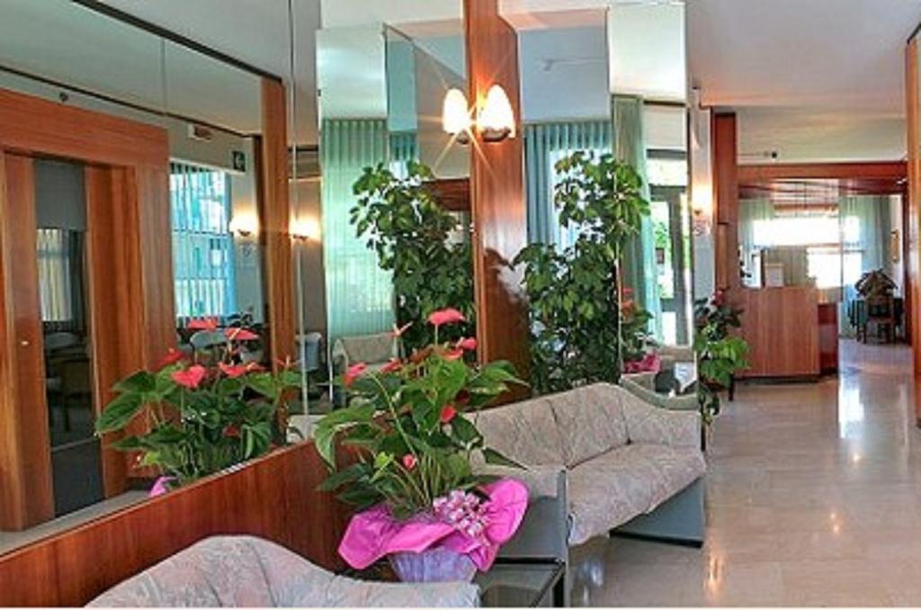 Hotel Saturno Кианчано Терме Екстериор снимка