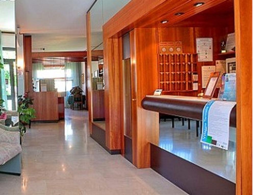 Hotel Saturno Кианчано Терме Екстериор снимка