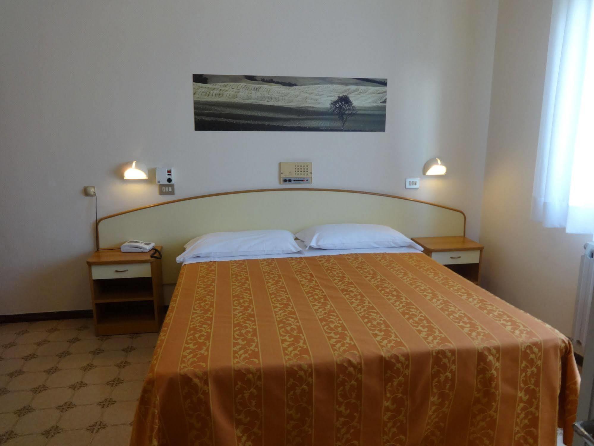 Hotel Saturno Кианчано Терме Екстериор снимка
