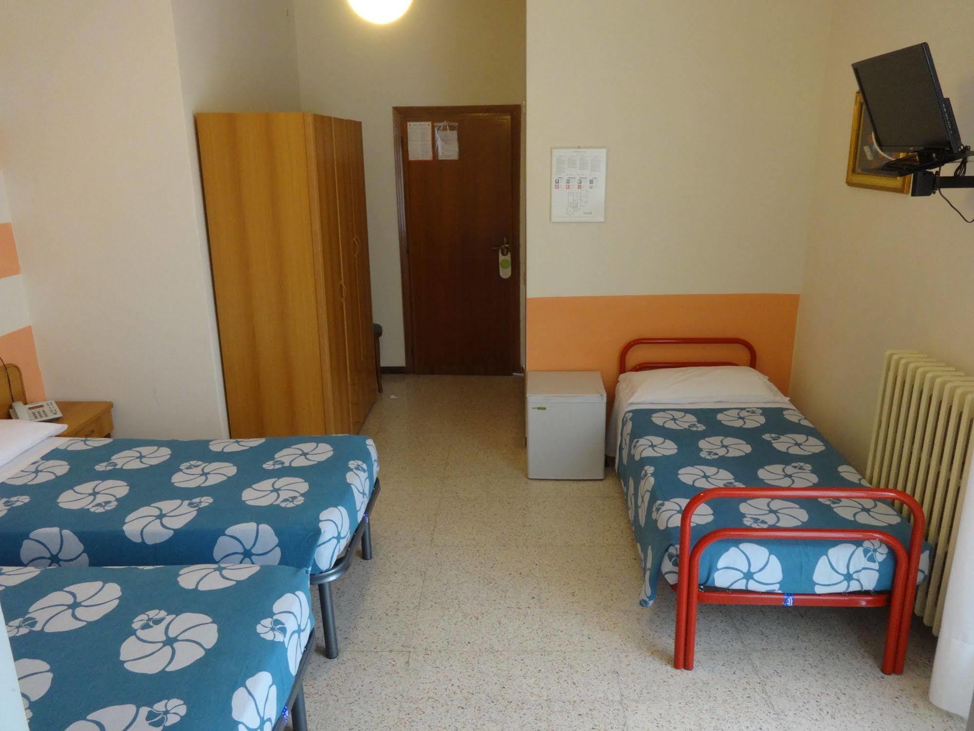 Hotel Saturno Кианчано Терме Екстериор снимка