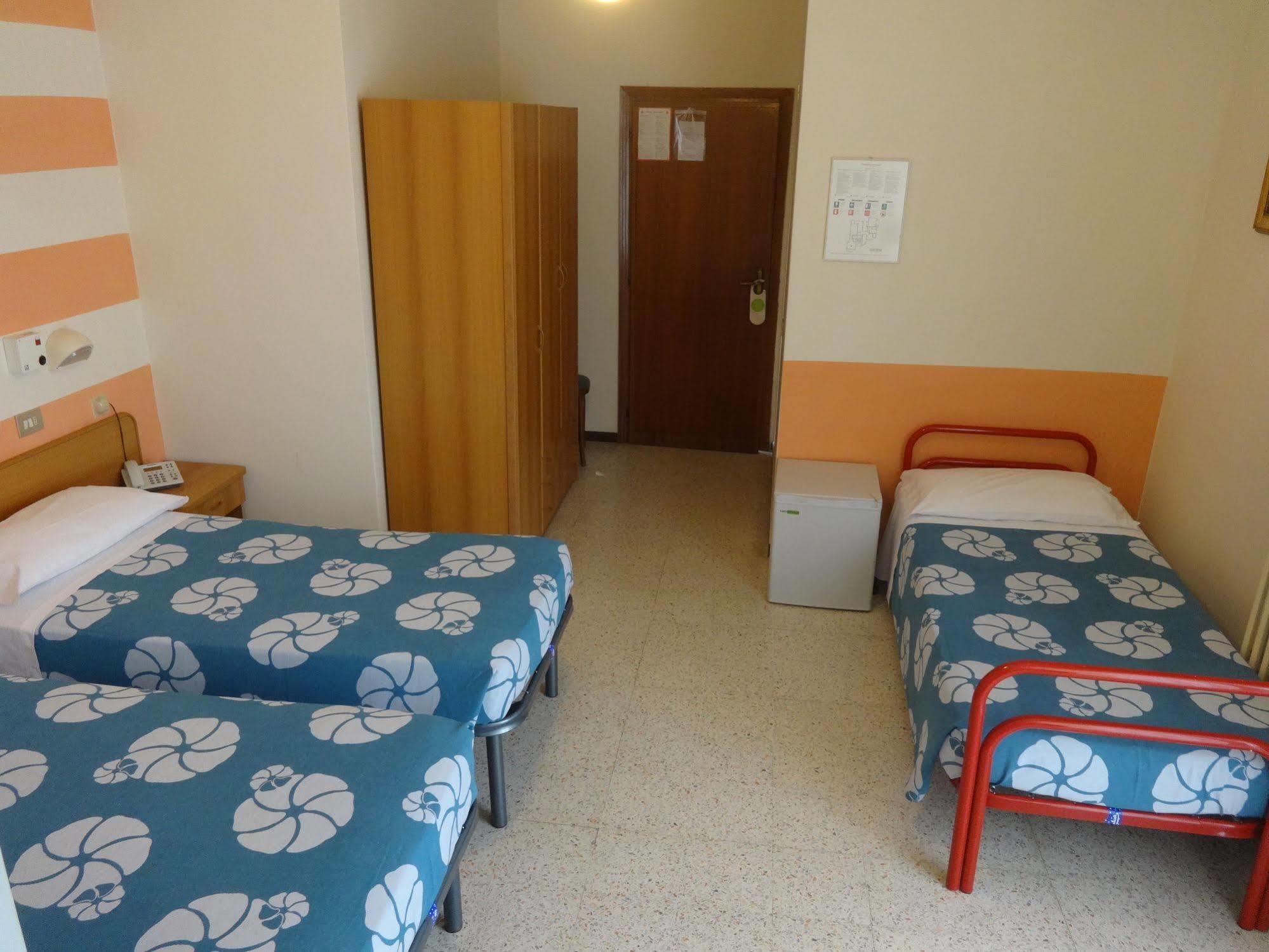 Hotel Saturno Кианчано Терме Екстериор снимка